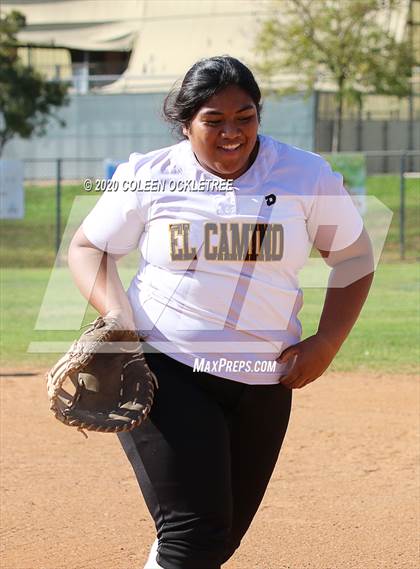 Thumbnail 1 in Cathedral Catholic @ El Camino photogallery.