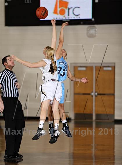 Thumbnail 2 in Ralston Valley vs. Arapahoe (Rock Canyon/ThunderRidge Tournament) photogallery.