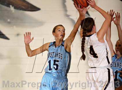 Thumbnail 2 in Ralston Valley vs. Arapahoe (Rock Canyon/ThunderRidge Tournament) photogallery.