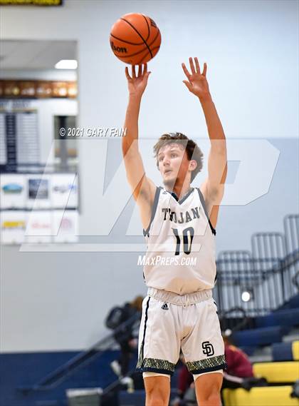 Thumbnail 1 in Van Buren County @ Soddy Daisy photogallery.