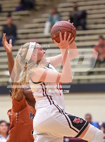 Thumbnail 2 in Madison vs. Churchill photogallery.