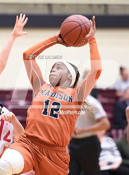 Thumbnail 3 in Madison vs. Churchill photogallery.