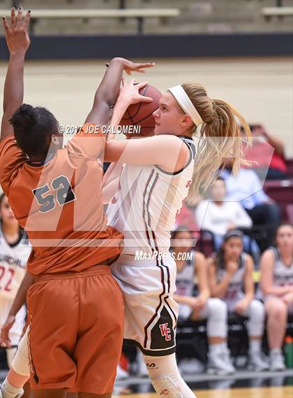 Thumbnail 2 in Madison vs. Churchill photogallery.