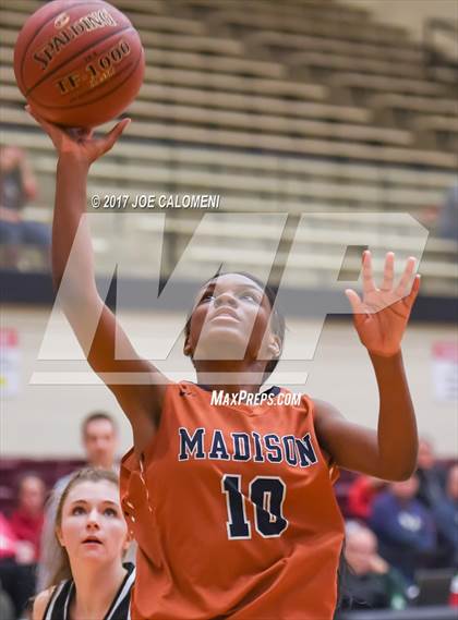 Thumbnail 2 in Madison vs. Churchill photogallery.