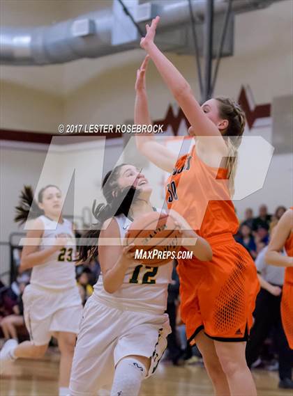 Thumbnail 3 in Orange Grove vs. Crystal City (UIL 4A Regional Quarterfinal Playoffs) photogallery.