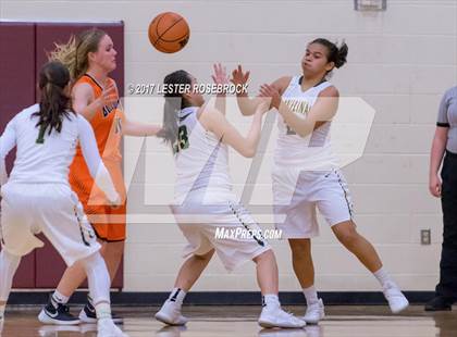 Thumbnail 1 in Orange Grove vs. Crystal City (UIL 4A Regional Quarterfinal Playoffs) photogallery.
