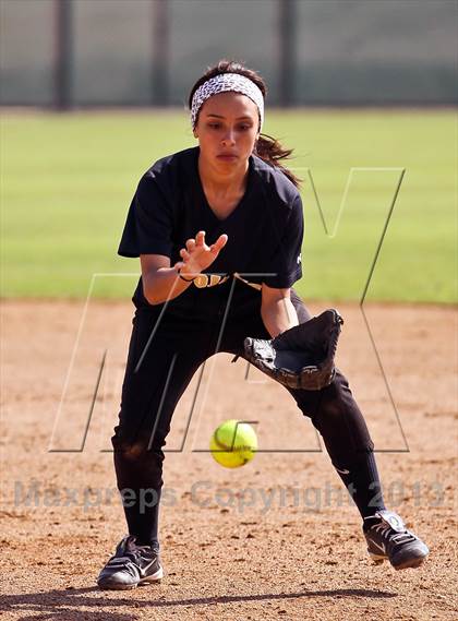 Thumbnail 2 in Frazier Mountain vs Foothill (Mira Monte Invitational) photogallery.
