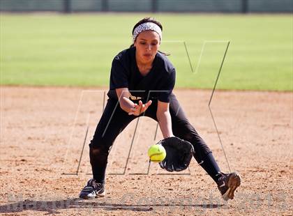 Thumbnail 3 in Frazier Mountain vs Foothill (Mira Monte Invitational) photogallery.
