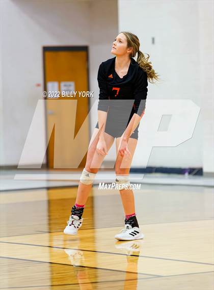 Thumbnail 1 in Grand Saline Indians vs Rains Wildcats - Varsity photogallery.