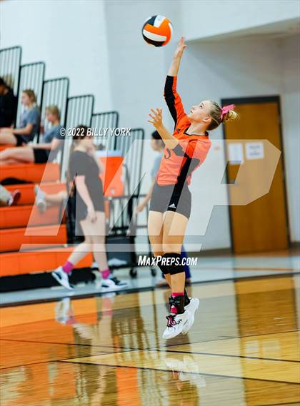 Thumbnail 1 in Grand Saline Indians vs Rains Wildcats - Varsity photogallery.