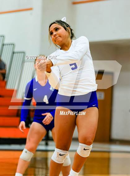 Thumbnail 1 in Grand Saline Indians vs Rains Wildcats - Varsity photogallery.