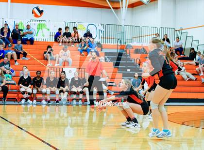 Thumbnail 2 in Grand Saline Indians vs Rains Wildcats - Varsity photogallery.