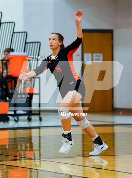 Thumbnail 2 in Grand Saline Indians vs Rains Wildcats - Varsity photogallery.