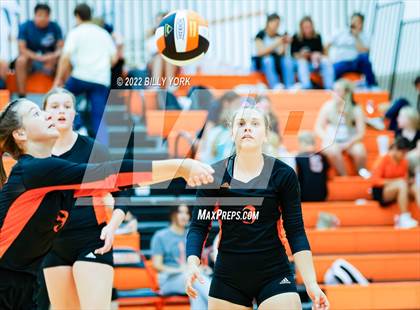 Thumbnail 2 in Grand Saline Indians vs Rains Wildcats - Varsity photogallery.
