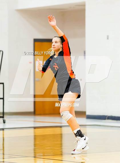 Thumbnail 3 in Grand Saline Indians vs Rains Wildcats - Varsity photogallery.