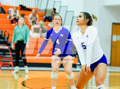 Thumbnail 2 in Grand Saline Indians vs Rains Wildcats - Varsity photogallery.