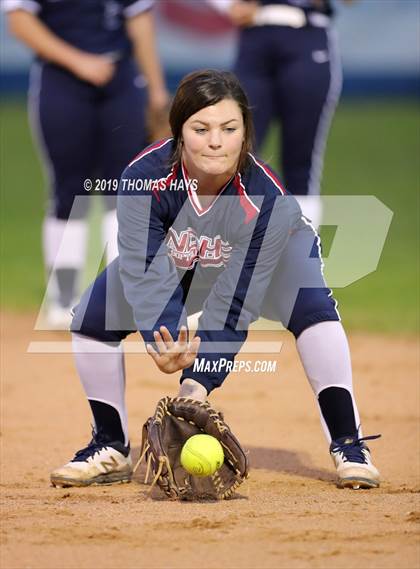 Thumbnail 1 in Huntington @ North DeSoto photogallery.