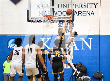 Thumbnail 1 in St. Thomas More vs Montverde Prep (Metro Classic) photogallery.