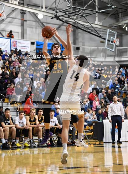 Thumbnail 2 in St. Thomas More vs Montverde Prep (Metro Classic) photogallery.