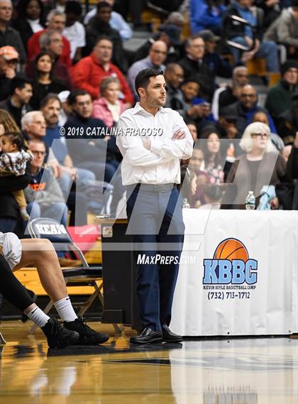 Thumbnail 2 in St. Thomas More vs Montverde Prep (Metro Classic) photogallery.