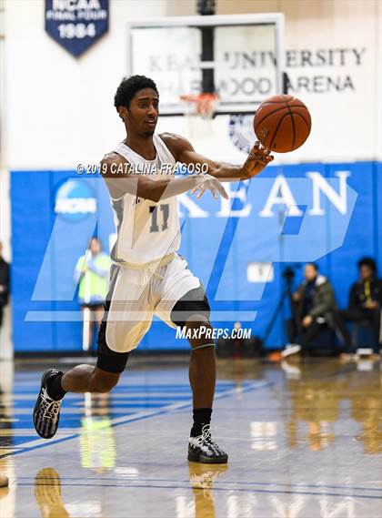 Thumbnail 1 in St. Thomas More vs Montverde Prep (Metro Classic) photogallery.