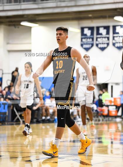 Thumbnail 2 in St. Thomas More vs Montverde Prep (Metro Classic) photogallery.