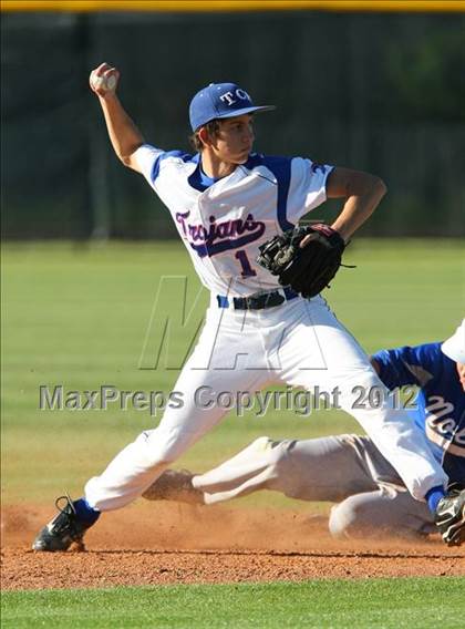 Thumbnail 3 in Nolan Catholic vs. Trinity Christian photogallery.