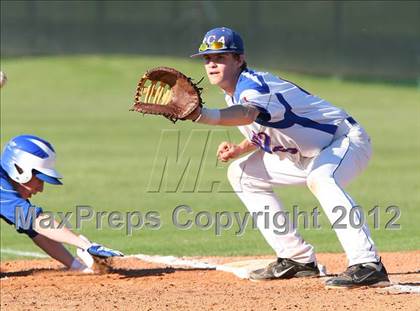 Thumbnail 3 in Nolan Catholic vs. Trinity Christian photogallery.