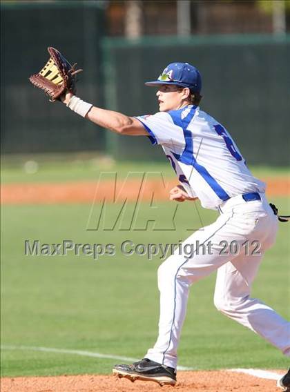 Thumbnail 2 in Nolan Catholic vs. Trinity Christian photogallery.