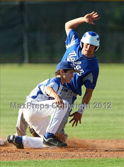 Thumbnail 3 in Nolan Catholic vs. Trinity Christian photogallery.