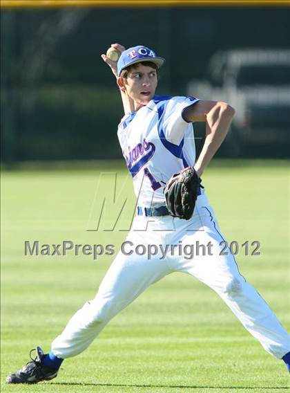 Thumbnail 2 in Nolan Catholic vs. Trinity Christian photogallery.