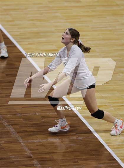Thumbnail 1 in Swink vs. Hoehne (CHSAA 1A First Round Elimination Bracket) photogallery.