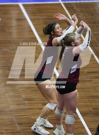 Thumbnail 1 in Swink vs. Hoehne (CHSAA 1A First Round Elimination Bracket) photogallery.