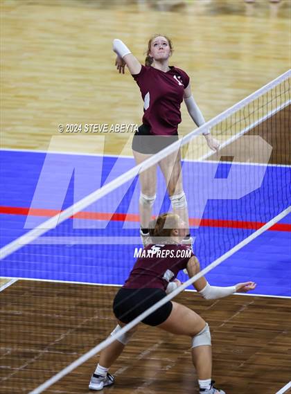 Thumbnail 2 in Swink vs. Hoehne (CHSAA 1A First Round Elimination Bracket) photogallery.