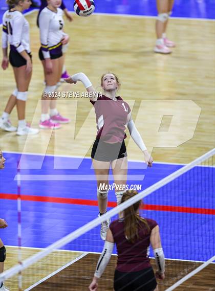 Thumbnail 2 in Swink vs. Hoehne (CHSAA 1A First Round Elimination Bracket) photogallery.