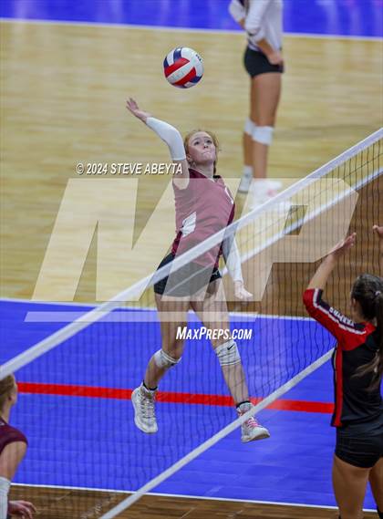 Thumbnail 3 in Swink vs. Hoehne (CHSAA 1A First Round Elimination Bracket) photogallery.