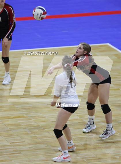 Thumbnail 2 in Swink vs. Hoehne (CHSAA 1A First Round Elimination Bracket) photogallery.