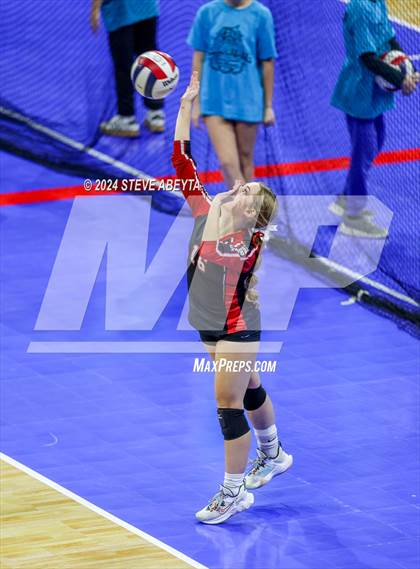 Thumbnail 3 in Swink vs. Hoehne (CHSAA 1A First Round Elimination Bracket) photogallery.