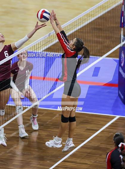 Thumbnail 2 in Swink vs. Hoehne (CHSAA 1A First Round Elimination Bracket) photogallery.