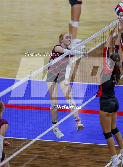 Thumbnail 2 in Swink vs. Hoehne (CHSAA 1A First Round Elimination Bracket) photogallery.