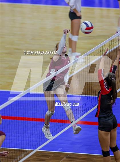 Thumbnail 1 in Swink vs. Hoehne (CHSAA 1A First Round Elimination Bracket) photogallery.