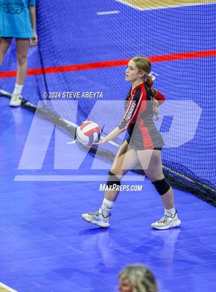 Thumbnail 3 in Swink vs. Hoehne (CHSAA 1A First Round Elimination Bracket) photogallery.