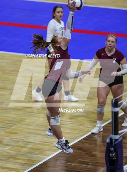 Thumbnail 1 in Swink vs. Hoehne (CHSAA 1A First Round Elimination Bracket) photogallery.
