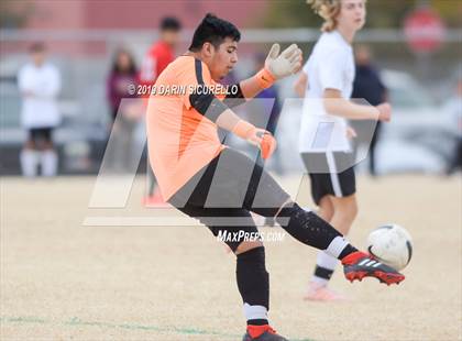 Thumbnail 3 in Central vs. Queen Creek (Chandler Prep Invitational) photogallery.