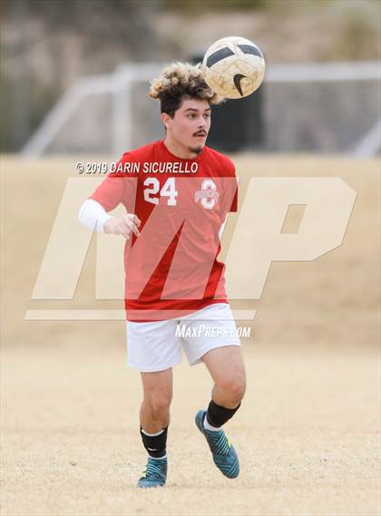 Thumbnail 2 in Central vs. Queen Creek (Chandler Prep Invitational) photogallery.