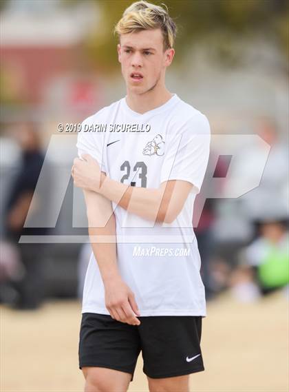 Thumbnail 3 in Central vs. Queen Creek (Chandler Prep Invitational) photogallery.