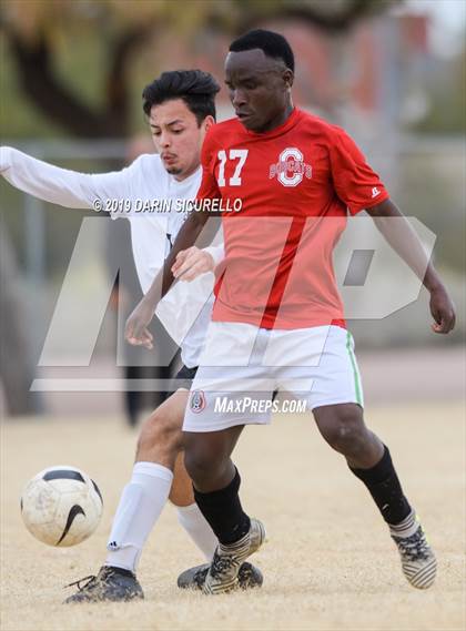 Thumbnail 3 in Central vs. Queen Creek (Chandler Prep Invitational) photogallery.