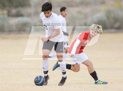 Thumbnail 2 in Central vs. Queen Creek (Chandler Prep Invitational) photogallery.