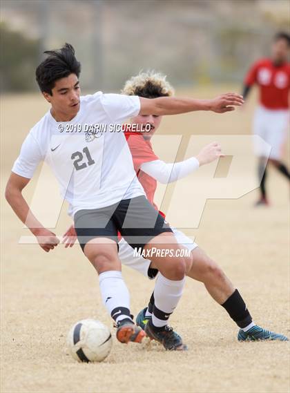 Thumbnail 1 in Central vs. Queen Creek (Chandler Prep Invitational) photogallery.