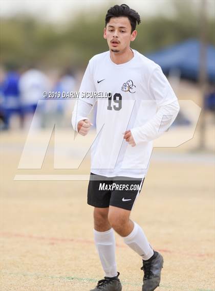 Thumbnail 3 in Central vs. Queen Creek (Chandler Prep Invitational) photogallery.